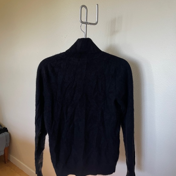 Quince Black Turtleneck Sweater - 100% cashmere - Picture 2 of 4
